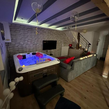 Vila Maison Avec Spa Maisdon-sur-Sevre Exteriér fotografie